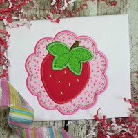 Strawberry Machine Applique Design with Scalloped Frame